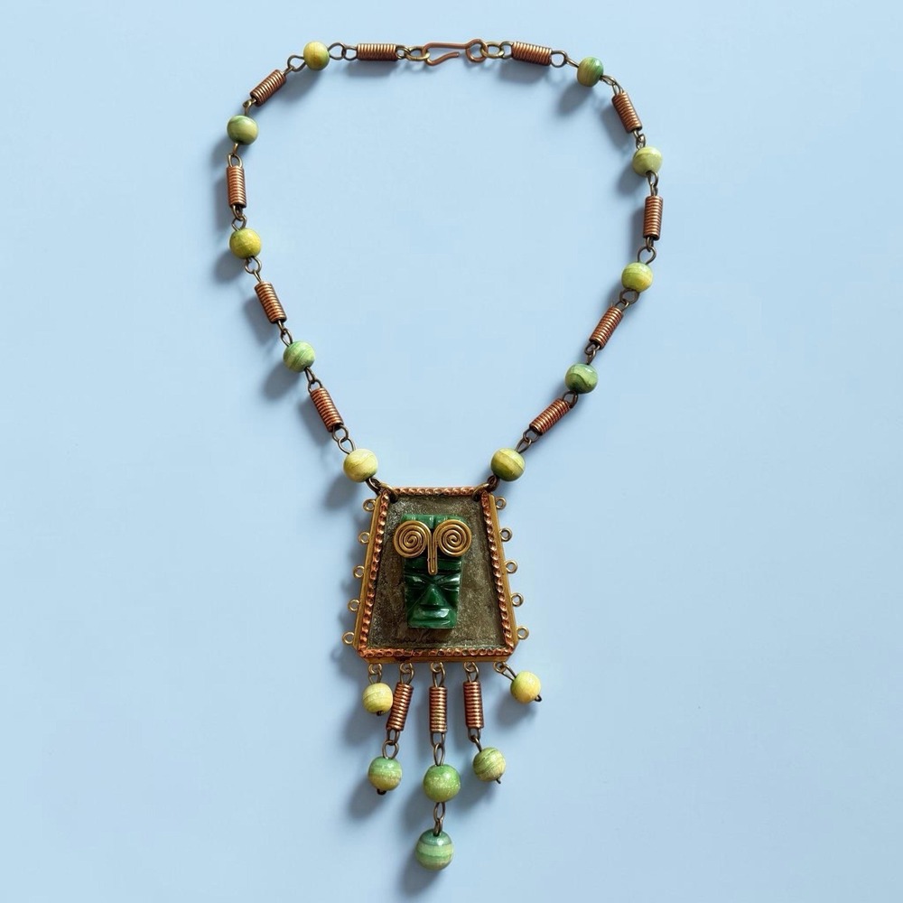 Mexico Mayan Carved Face Mask Green Onyx Pendant Beaded Necklace Vintage 50s-60s